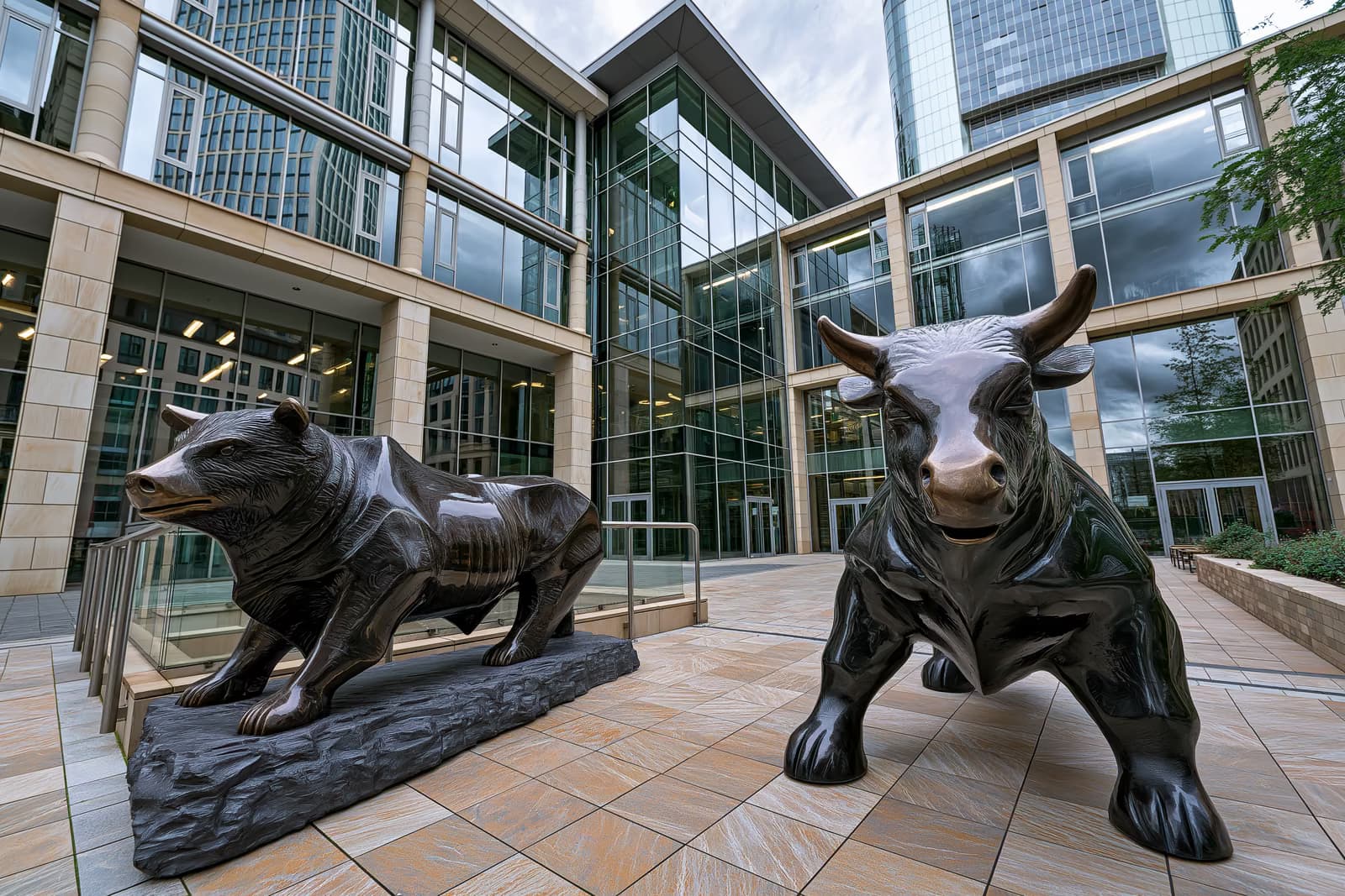 A curva do índice DAX em uma tela de negociação na bolsa de valores de Frankfurt, mostrando o índice abaixo da marca de 25,000 pontos.